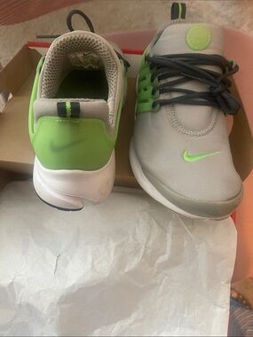 Nike Kids Light Gray and Neon Green Sneakers